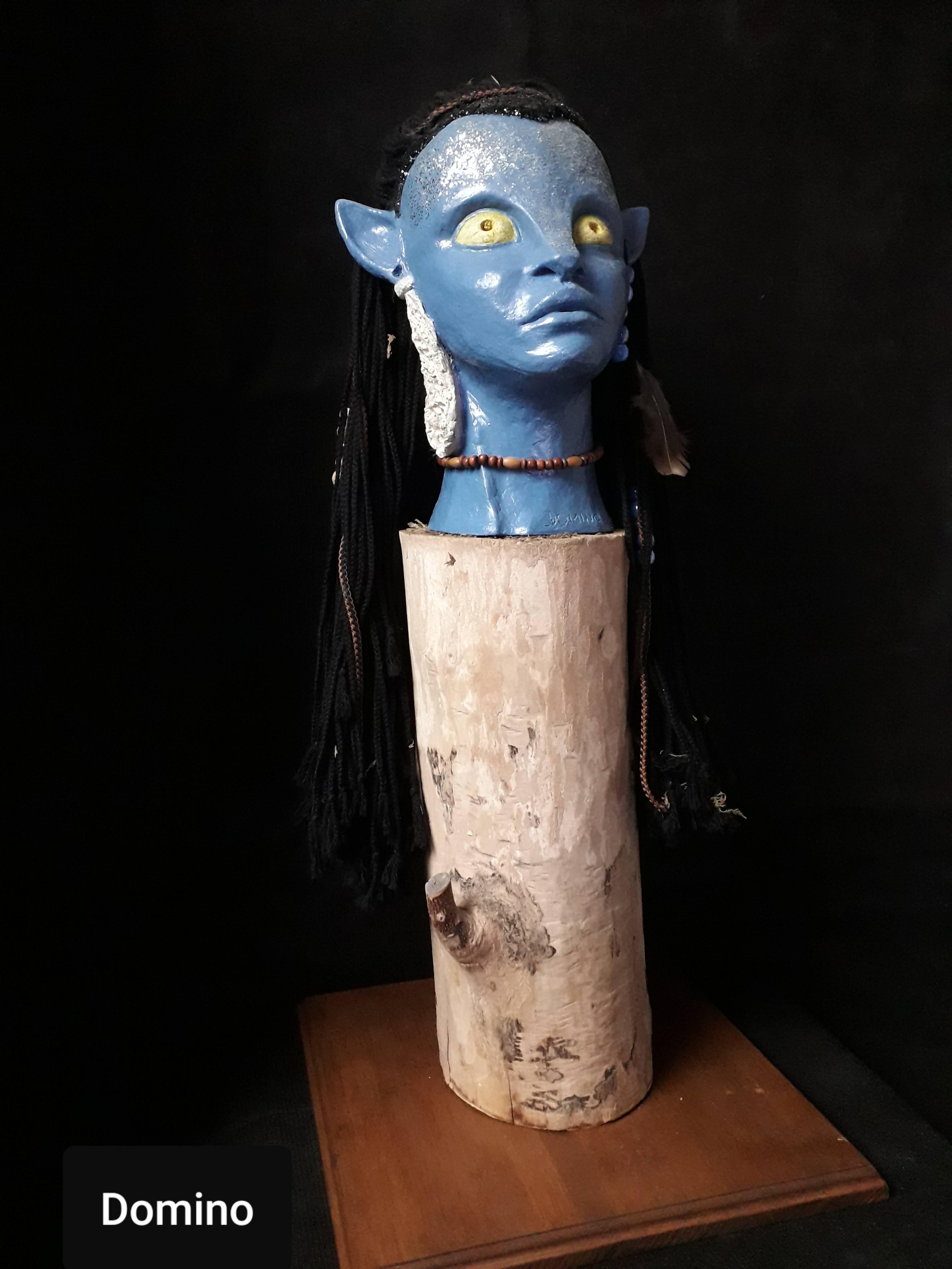 Neytiri. Domino (Patricia Lahure) Domino