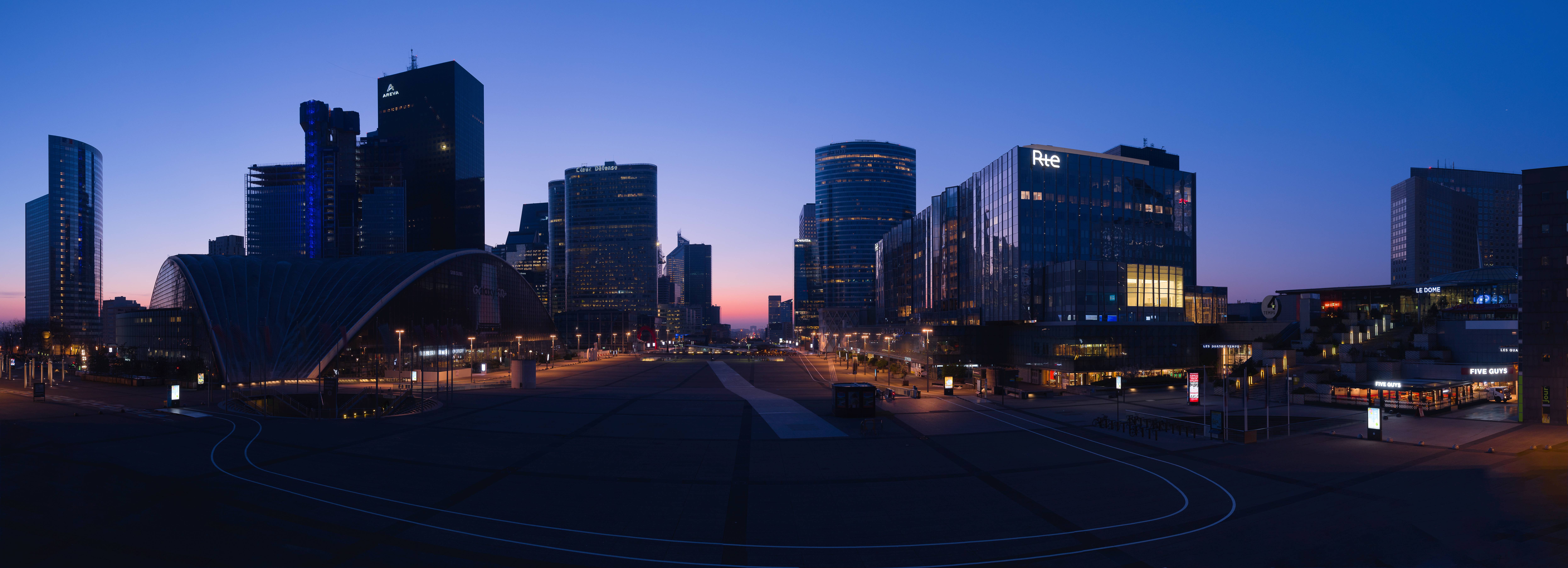 Sunrise panoramique à la Défense.. Emmanuel Raussin
