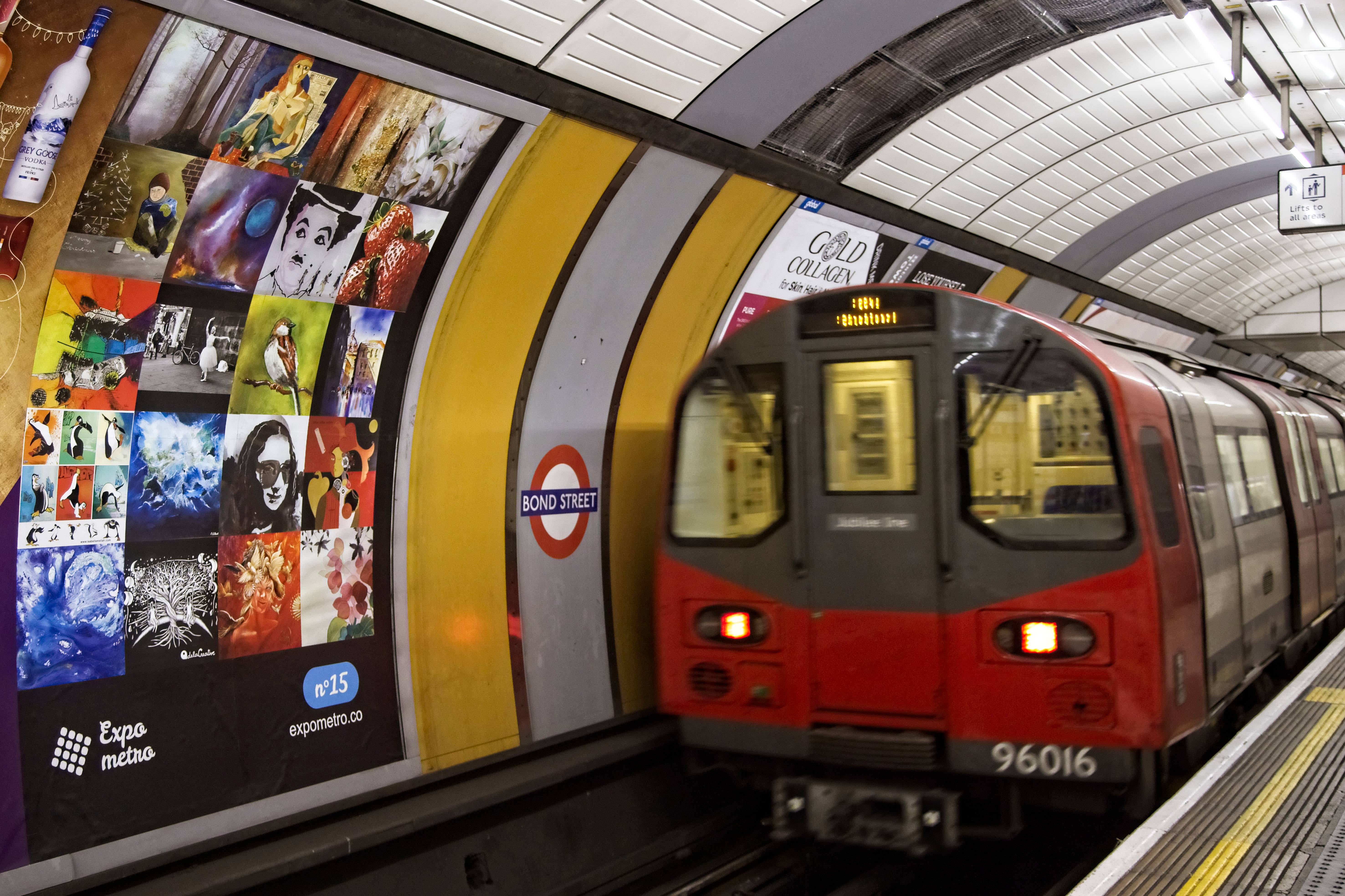 Poster n°15 Bond Street - Art Photography - Expo Metro London 2019.  ArtQuid Team