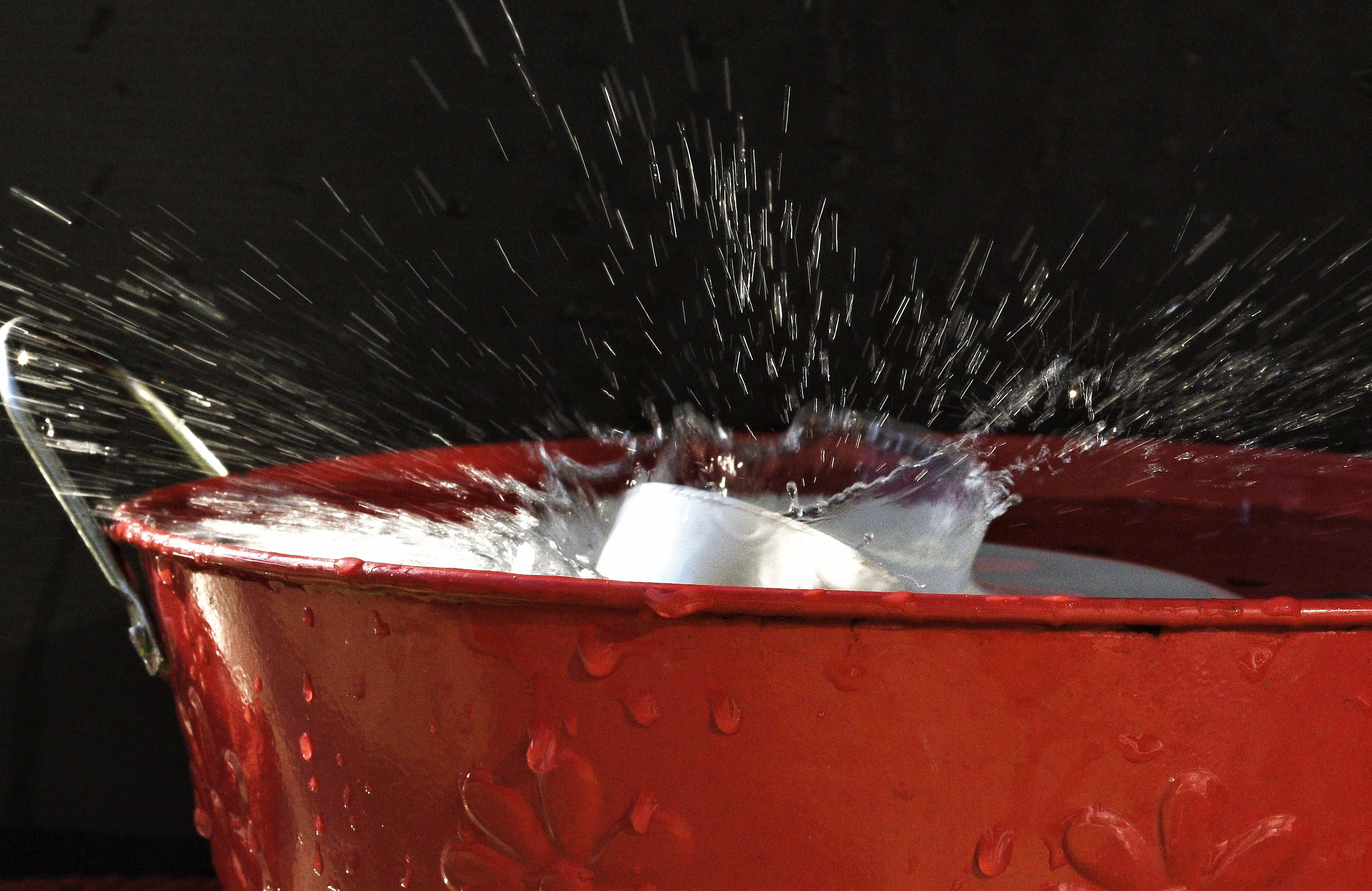 Une bougie à l'eau. Hervé Hameury