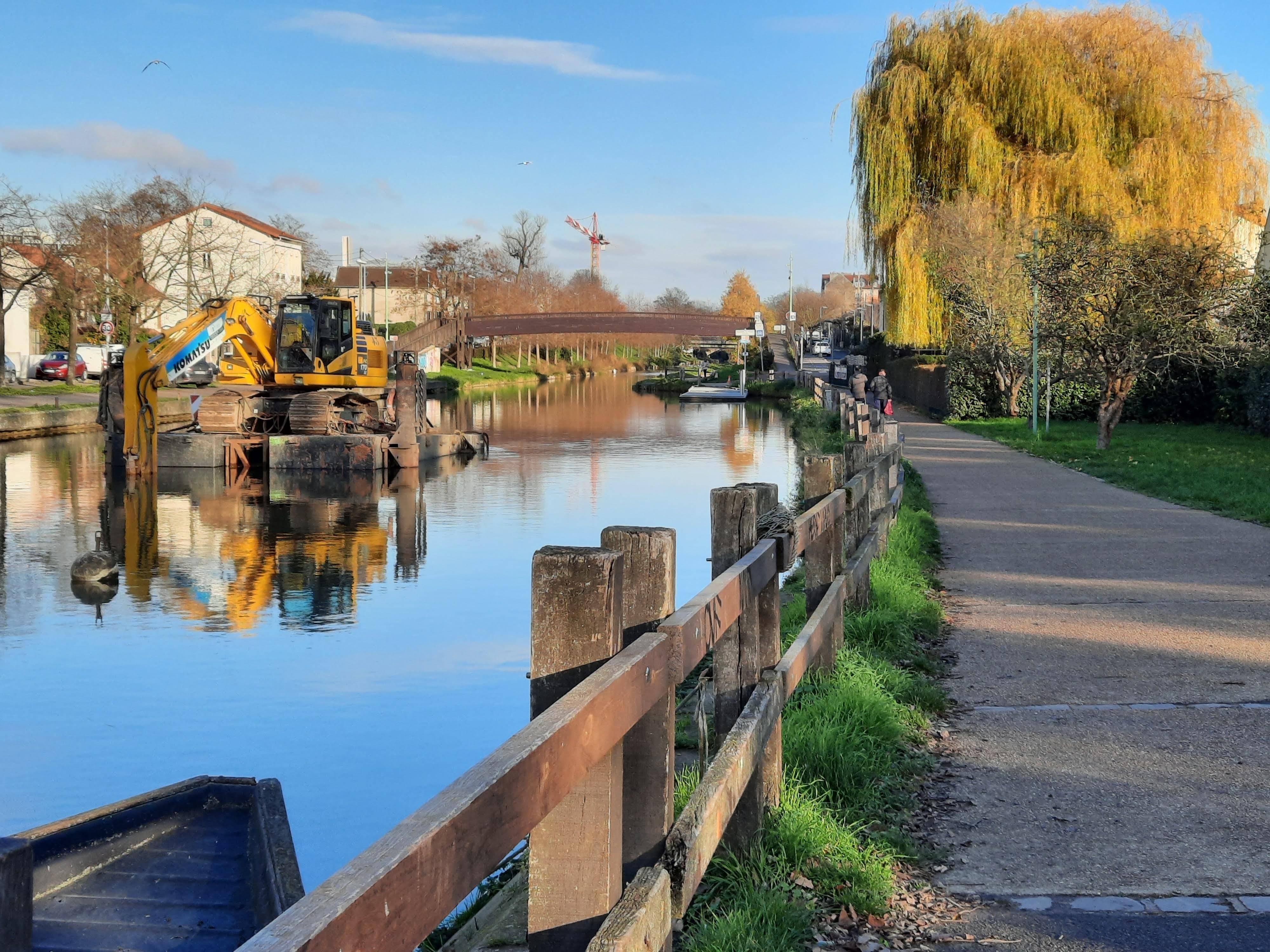 Engins sur l´eau. Lydie Lyd Mal