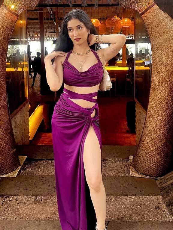 Dlf Phase 3 call girls in delhi 9667259644 genuine ✔️ ✡️ escorts. 