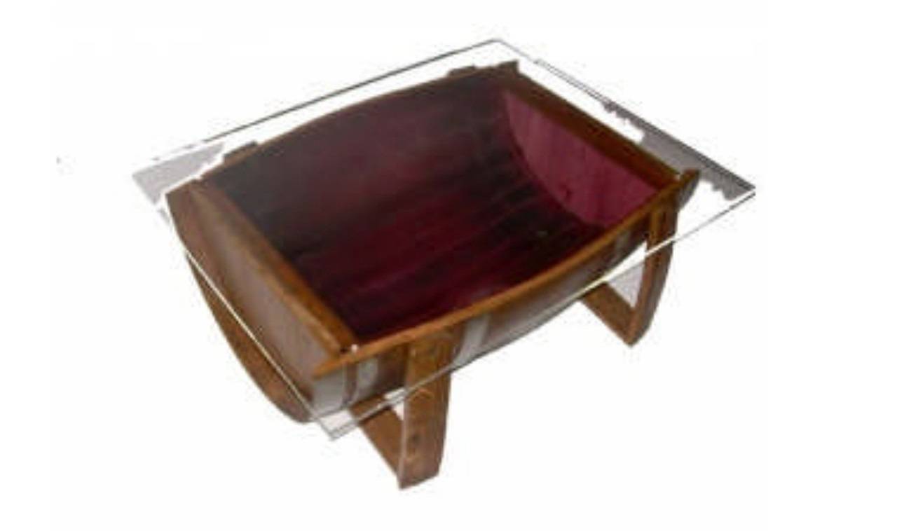 Table basse avec plateau en verre. 