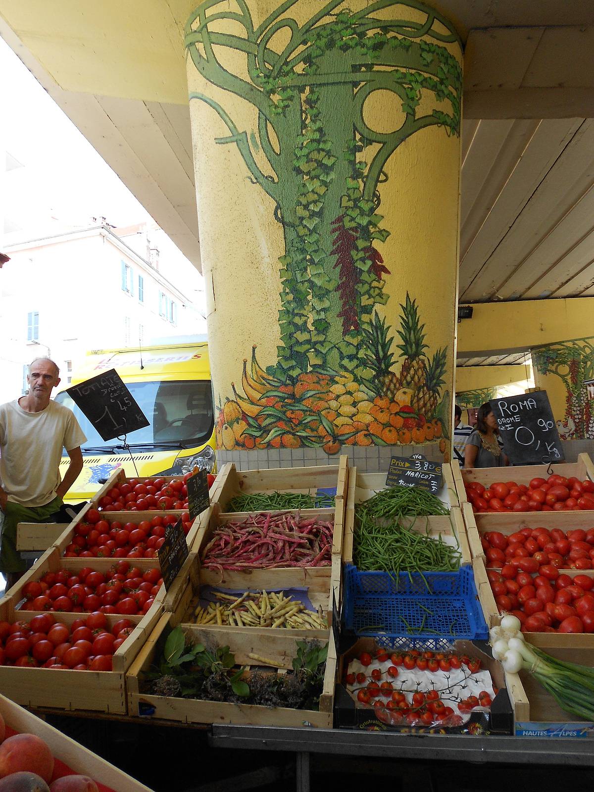 Estacade Grenoble - marché central. Nessé