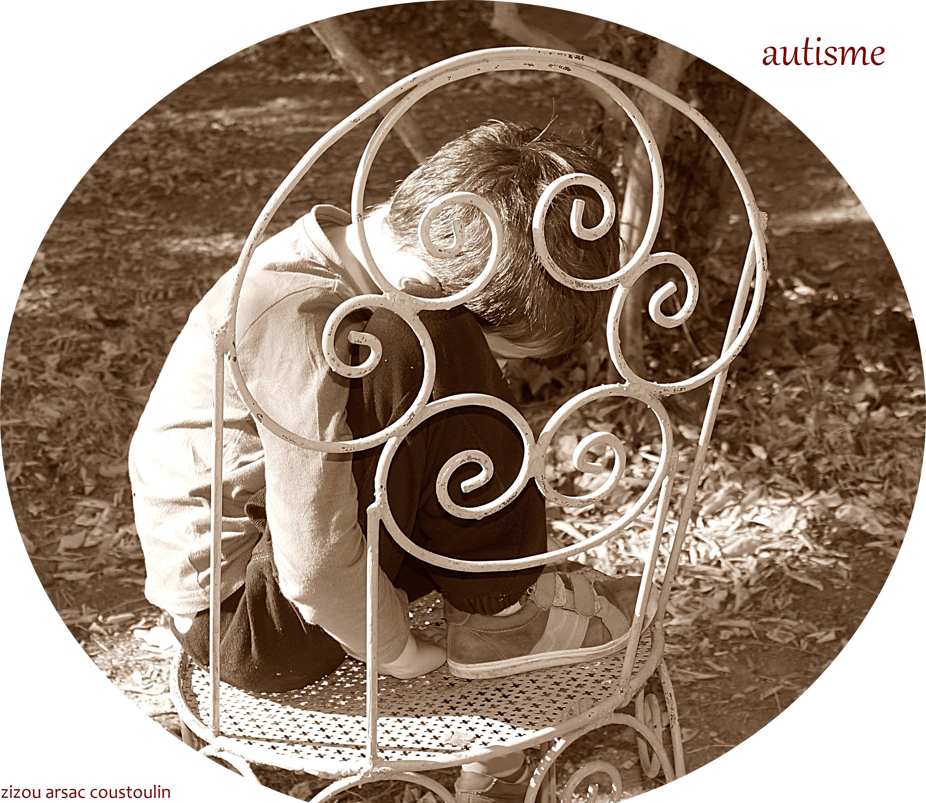 Enfant dans sa bulle. 