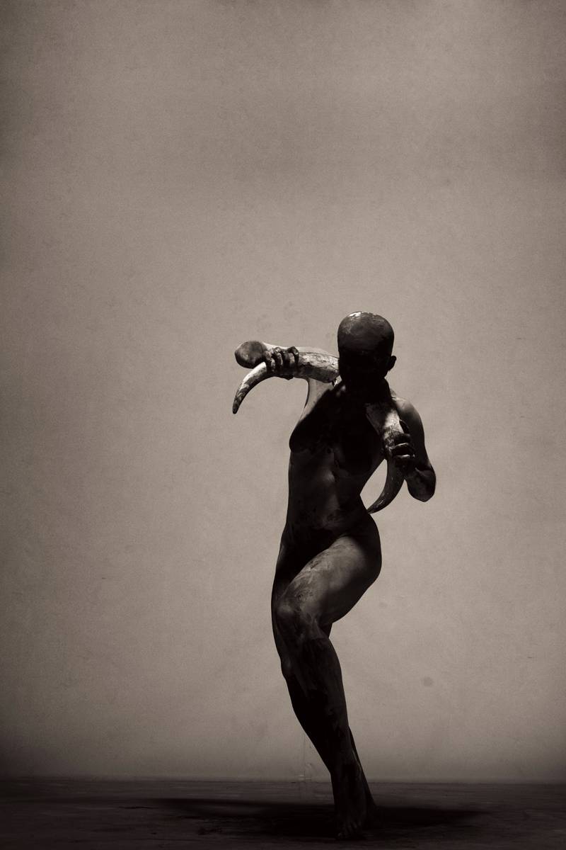 Toro. Tben Artdumouv T. Ben